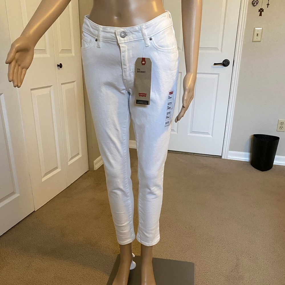 NWT Levi’s White Skinny Cropped Jeans. Size 29/8 - Picture 2 of 10